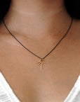 fan points necklace