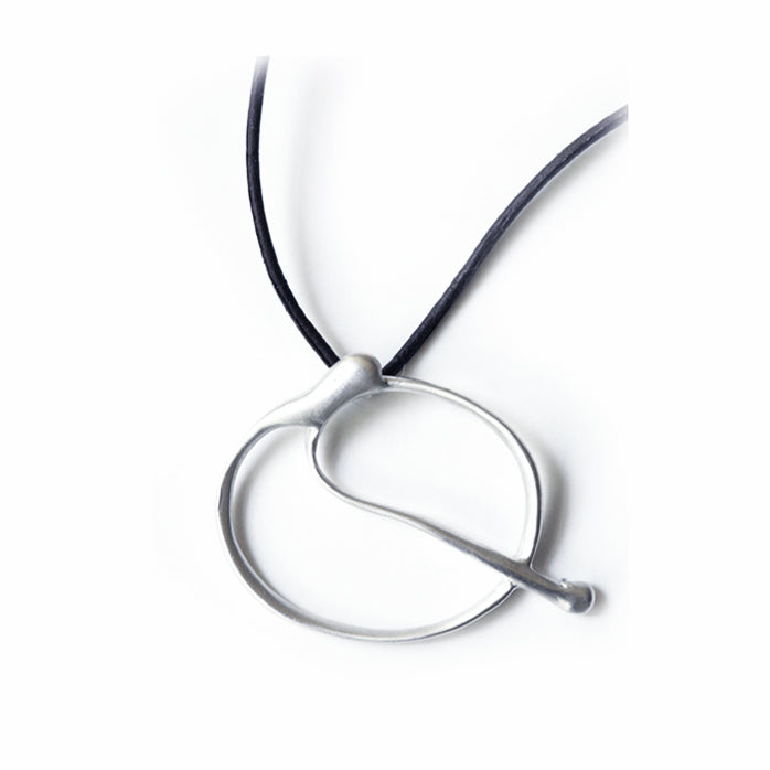 Q / sterling silver lettres pendant