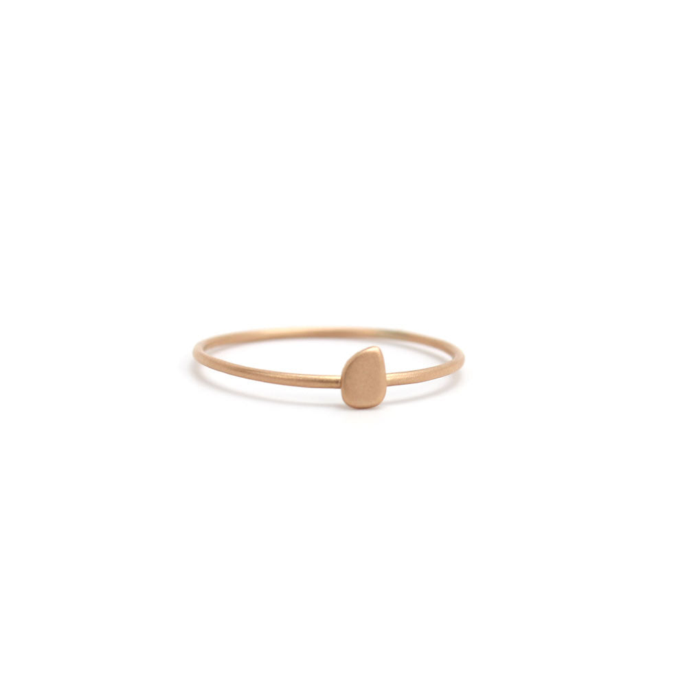 kernel / 18k rose gold / 5 tiny totem stacking rings