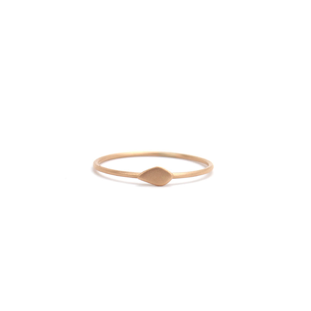 spear / 18k rose gold / 5 tiny totem stacking rings