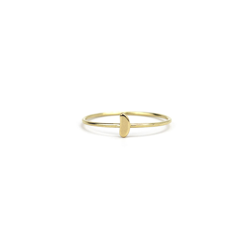 grain / 18k yellow gold / 5 tiny totem stacking rings