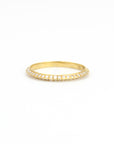 18k yellow gold with white diamonds / 5 knife edge diamond band