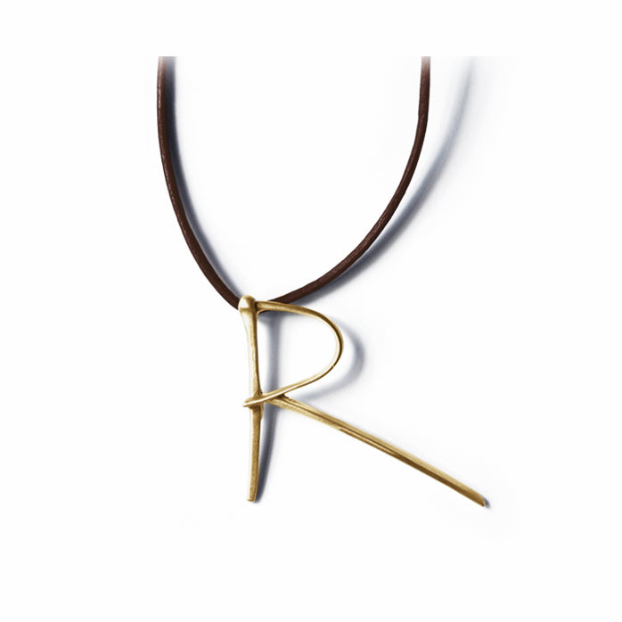 R / 14k yellow gold lettres pendant