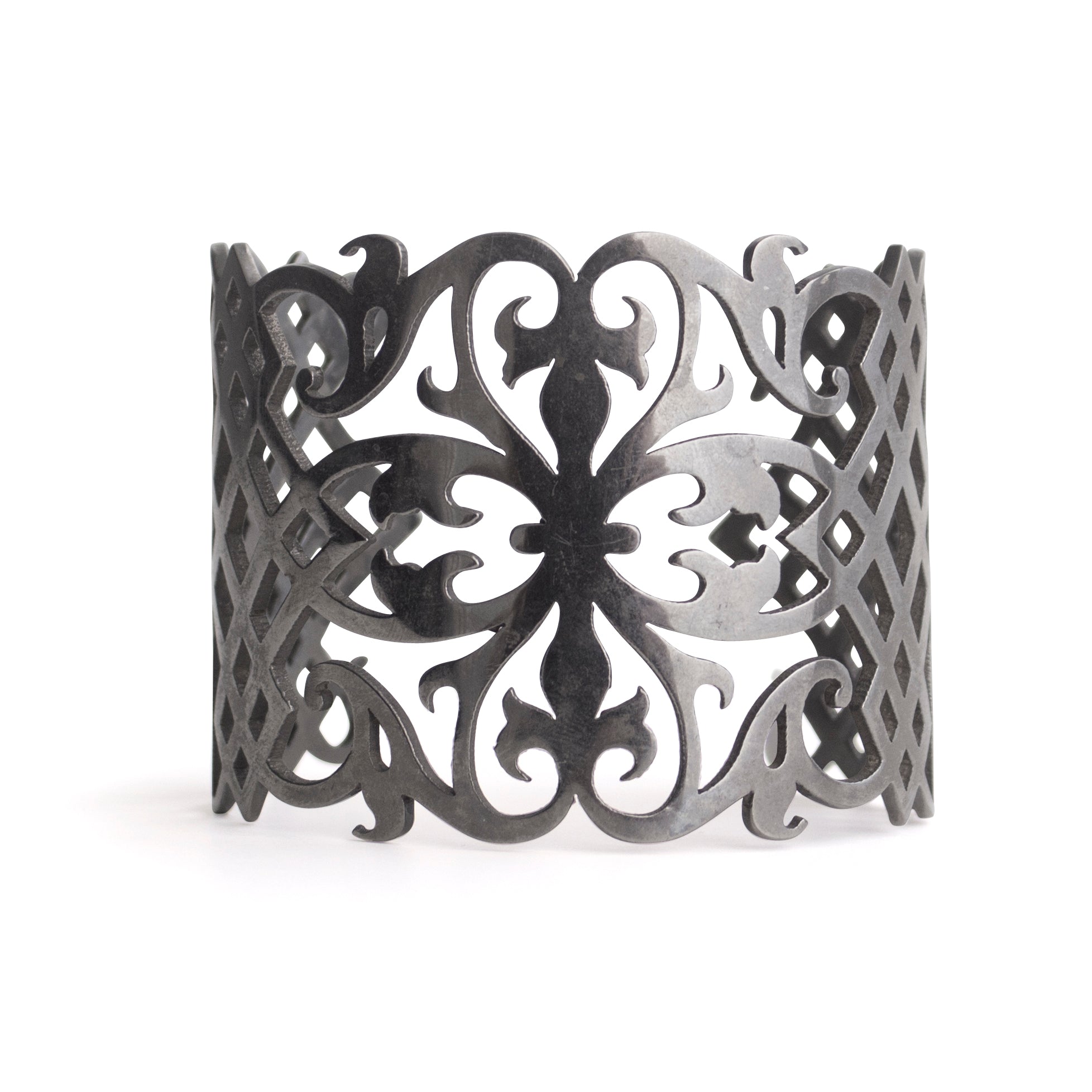 Arabesque Cuff in black rhodium plated silver