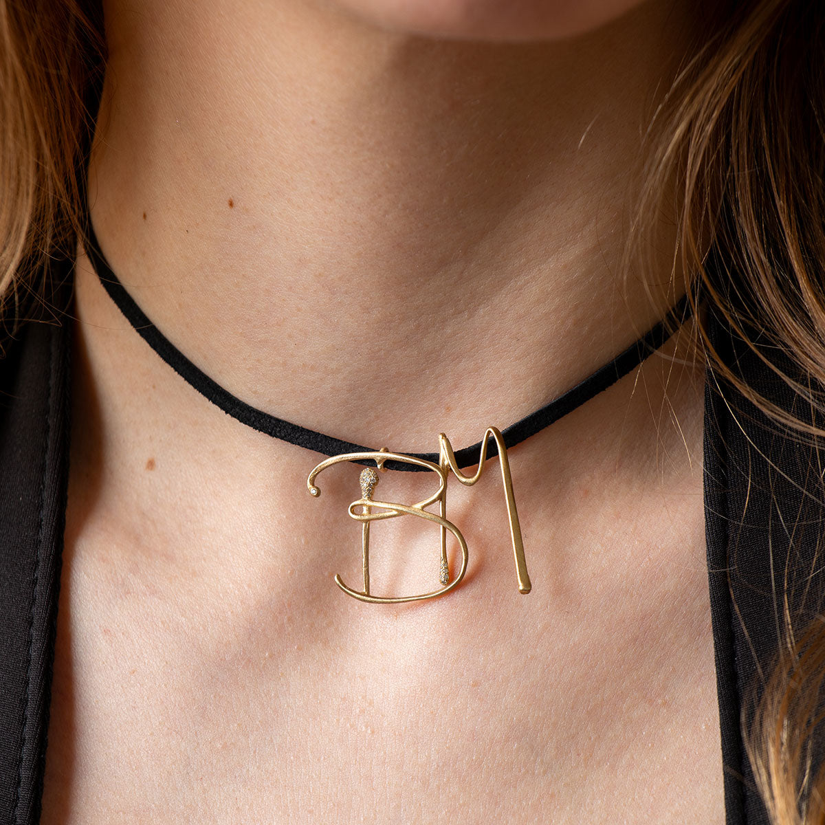 lettres pendant with pavé diamonds