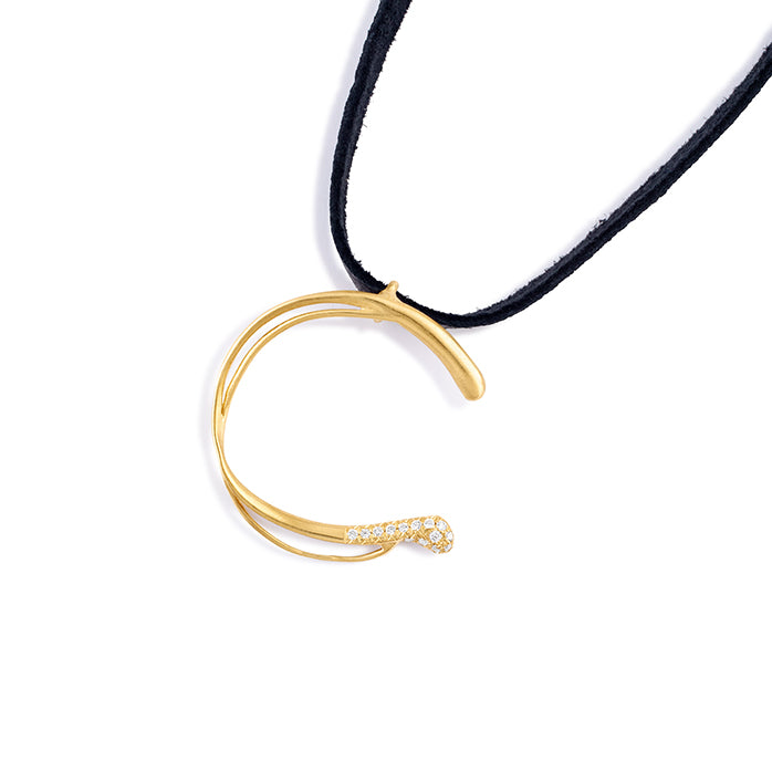 C lettres pendant with pavé diamonds