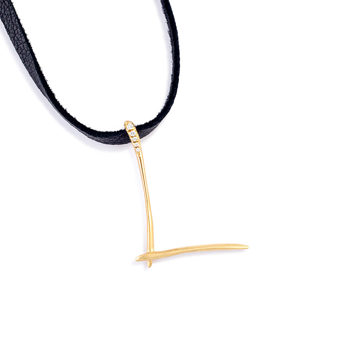 L lettres pendant with pavé diamonds