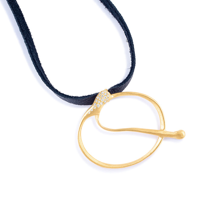 Q lettres pendant with pavé diamonds