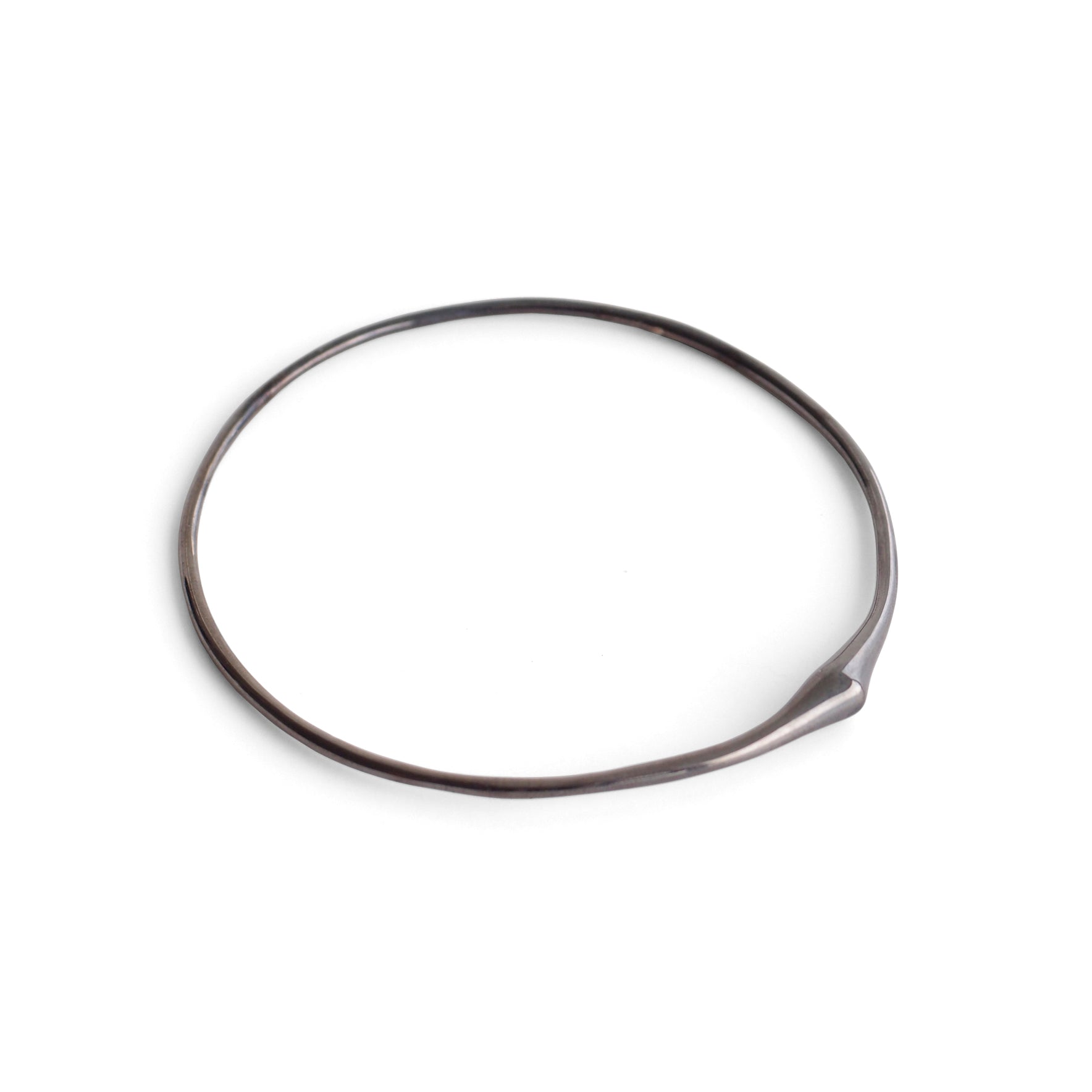 sterling silver plated in black rhodium swell bangle