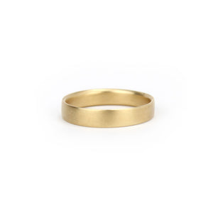 14k yellow gold / medium flat band, carla caruso