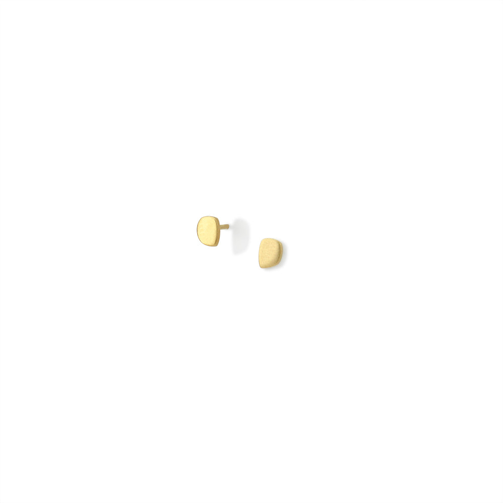 18k yellow gold / 3220 tiny totem studs