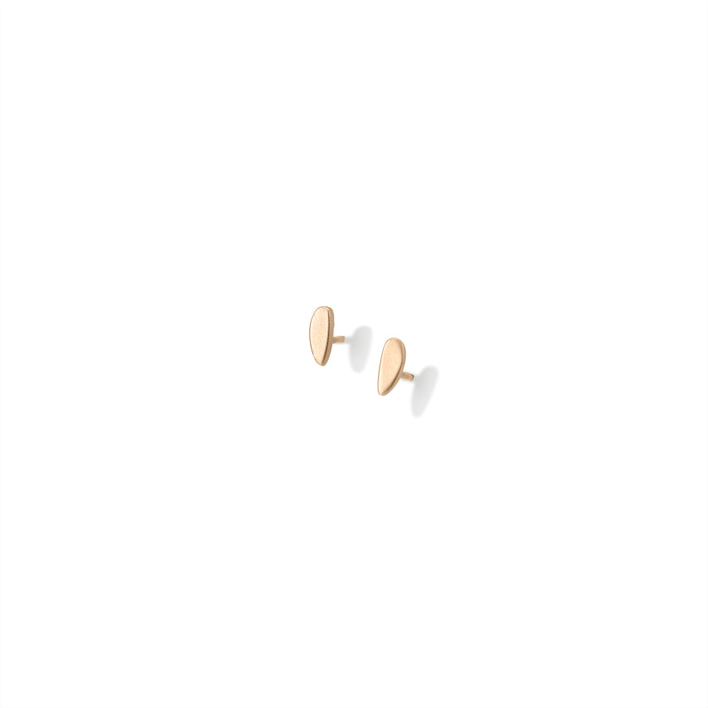 18k rose gold / 3221 tiny totem studs