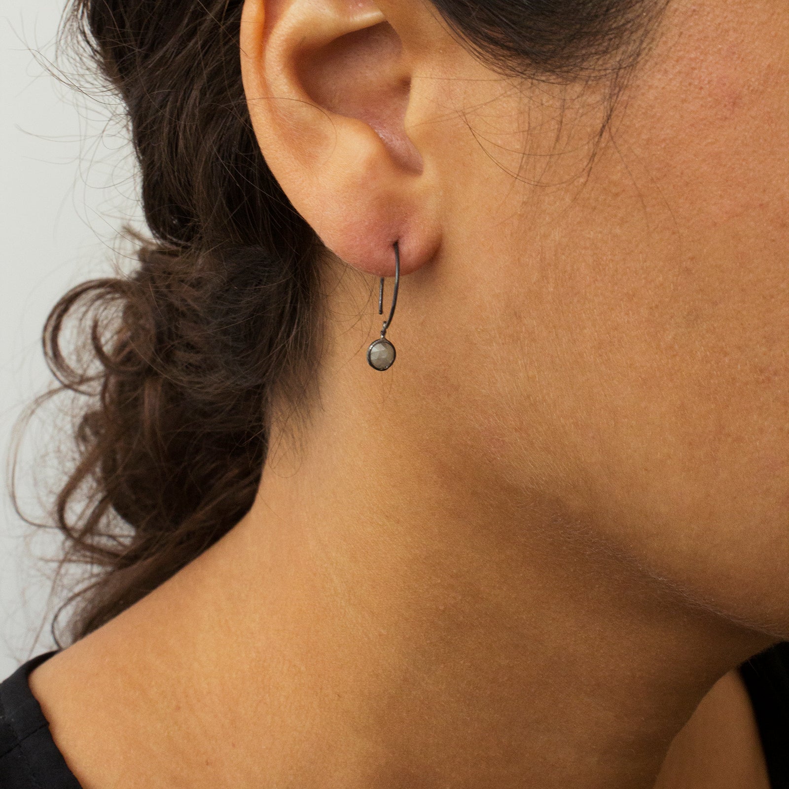  simple gray diamond earrings