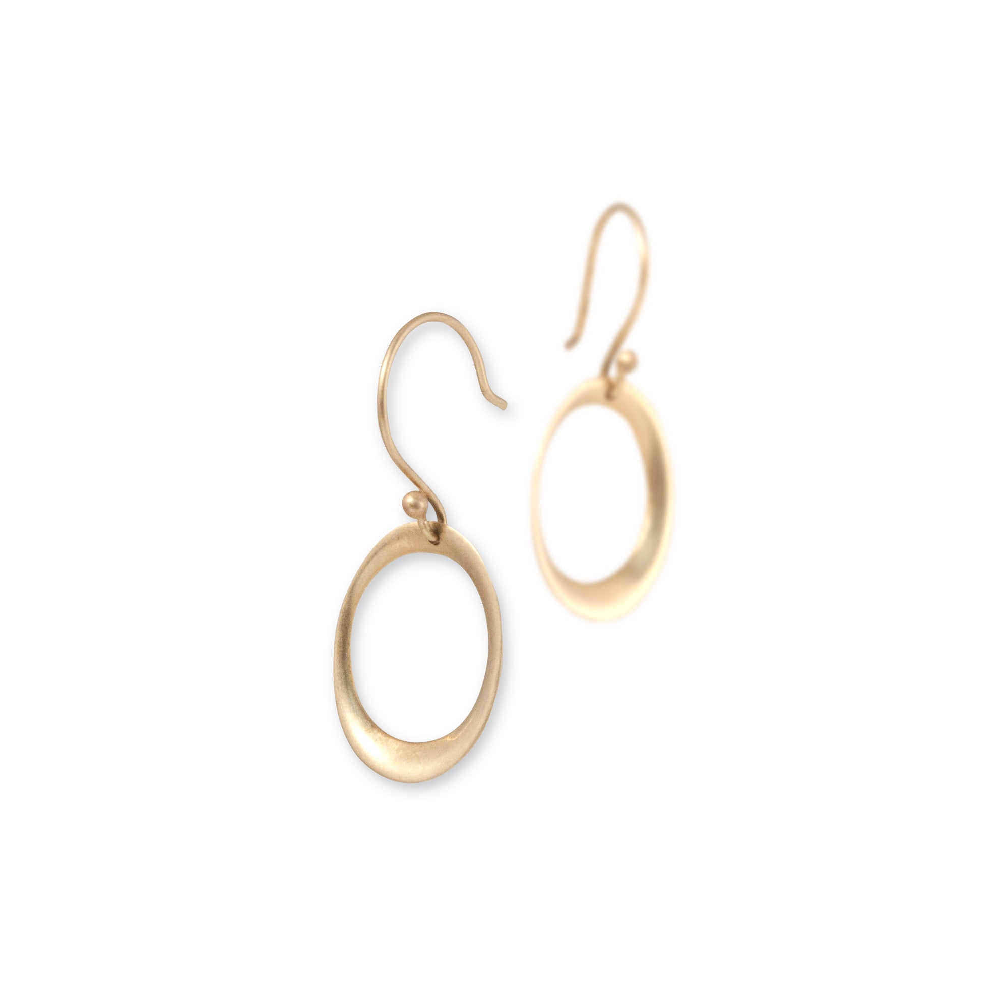 14k yellow gold small rounded oculus earrings