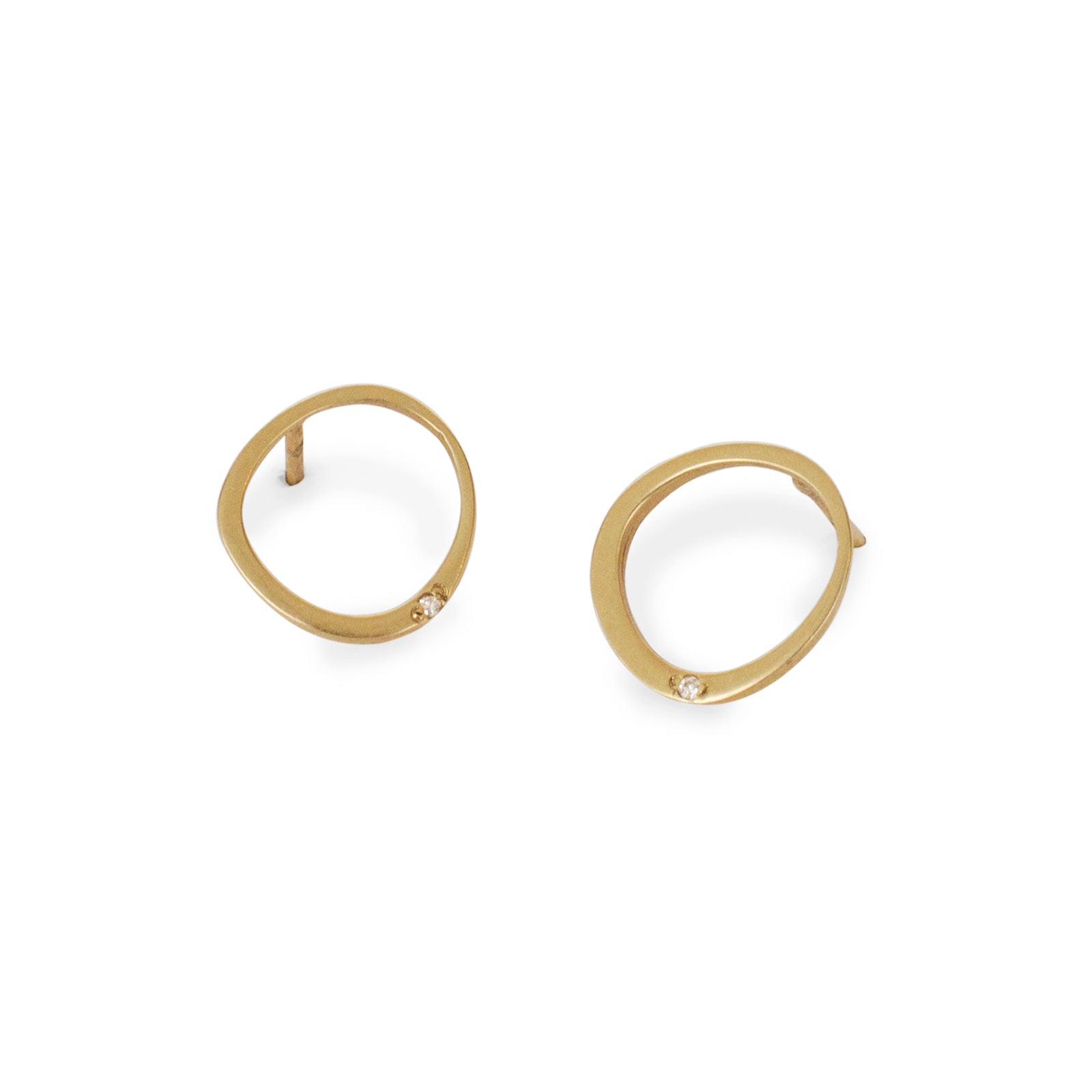 14k yellow gold/white diamonds offset circle studs