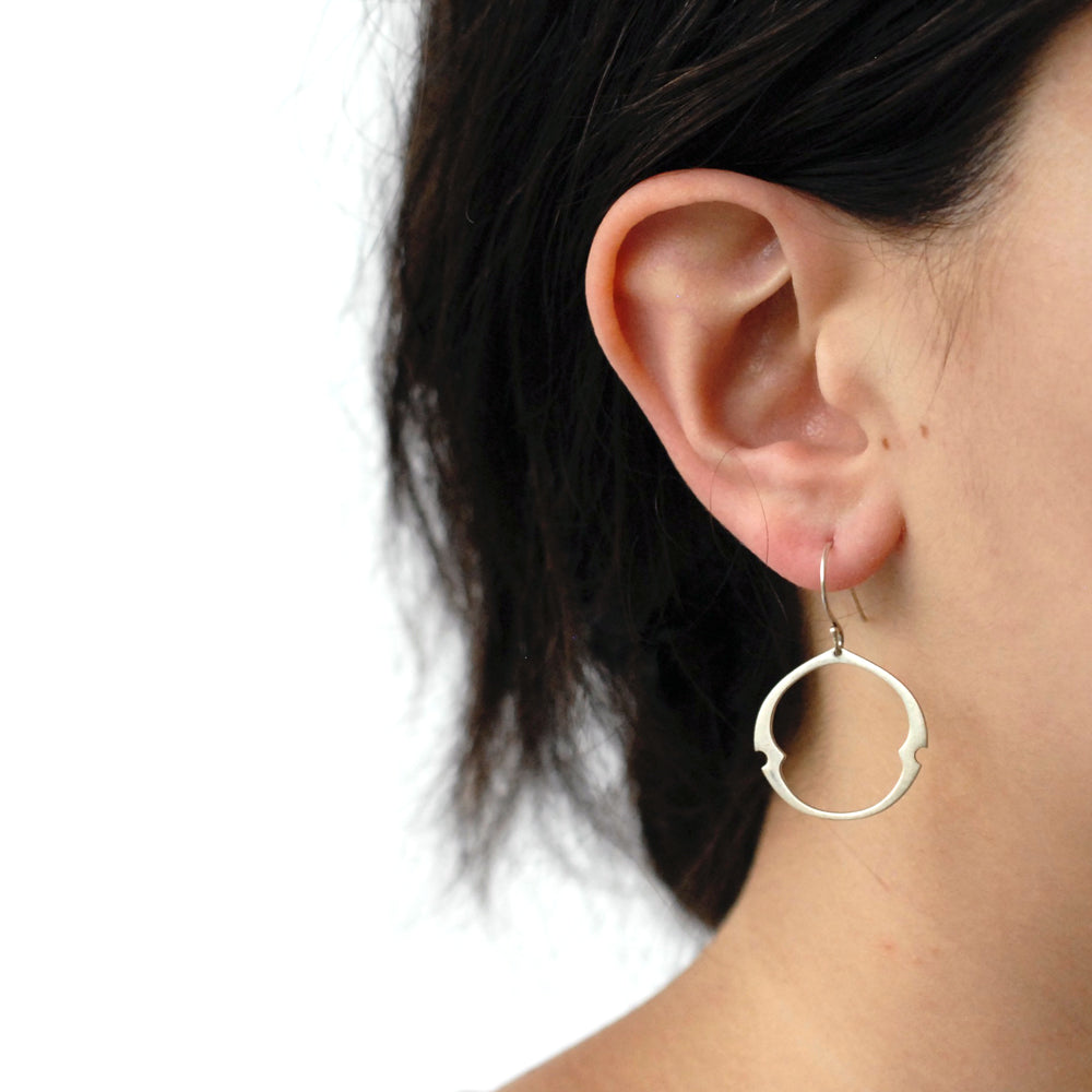  arabesque oculus earrings