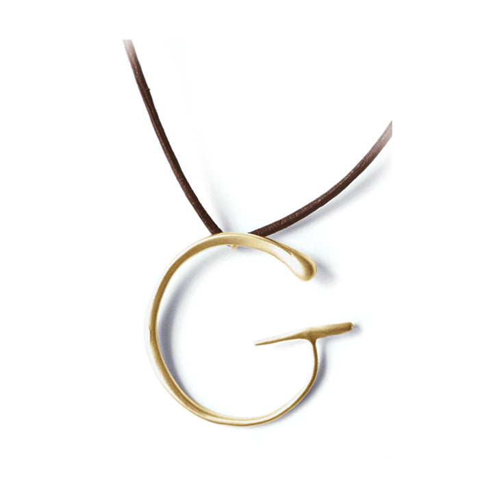 G / 14k yellow gold lettres pendant