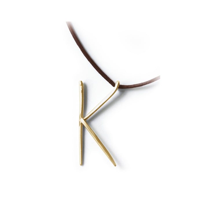 K / 14k yellow gold lettres pendant