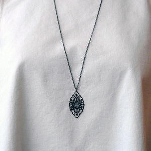  arabesque petal pendant
