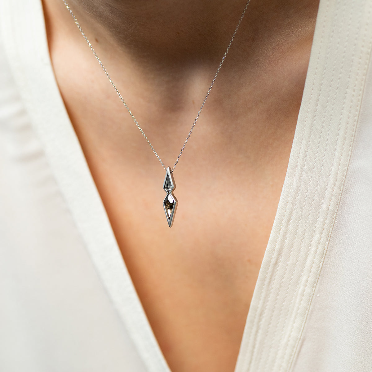  mirrored kite diamond necklace