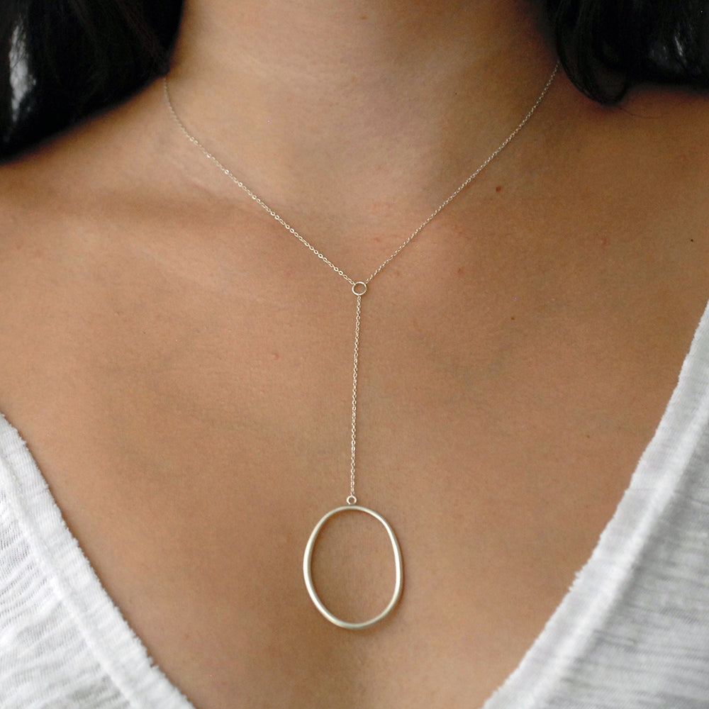  drawn "o" drop necklace