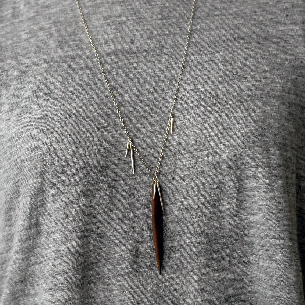  wood point scatter necklace