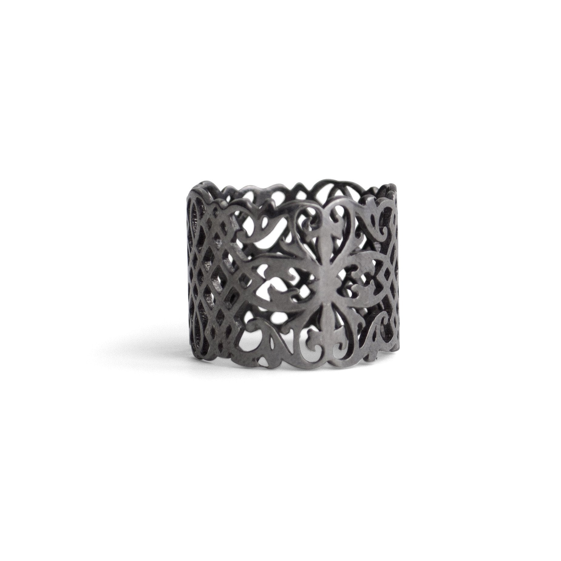sterling silver plated in black rhodium / 5 arabesque cigar band