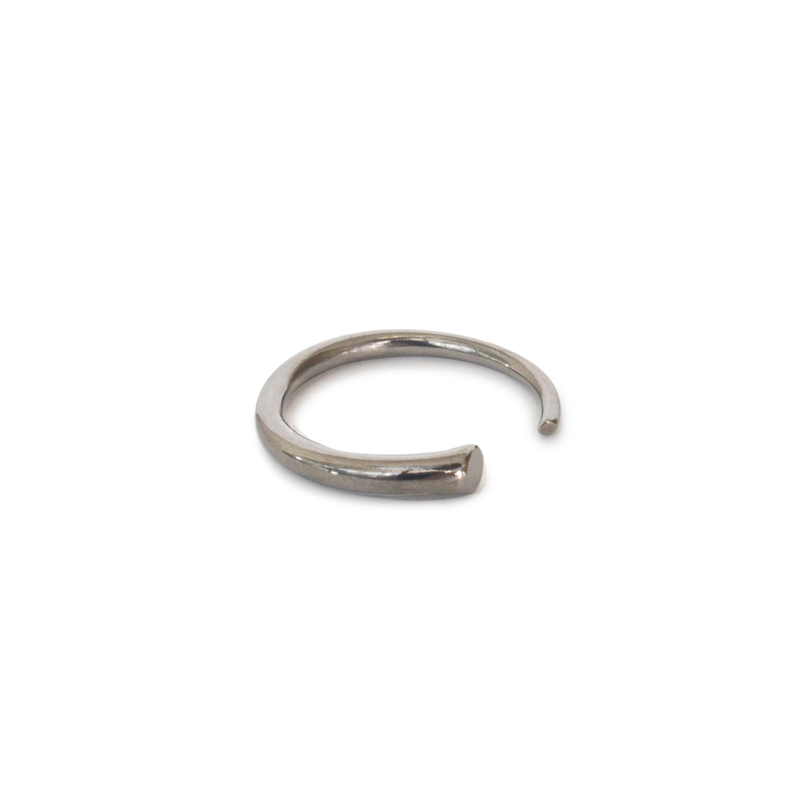sterling silver plated in black rhodium / tapered arpent stacking rings